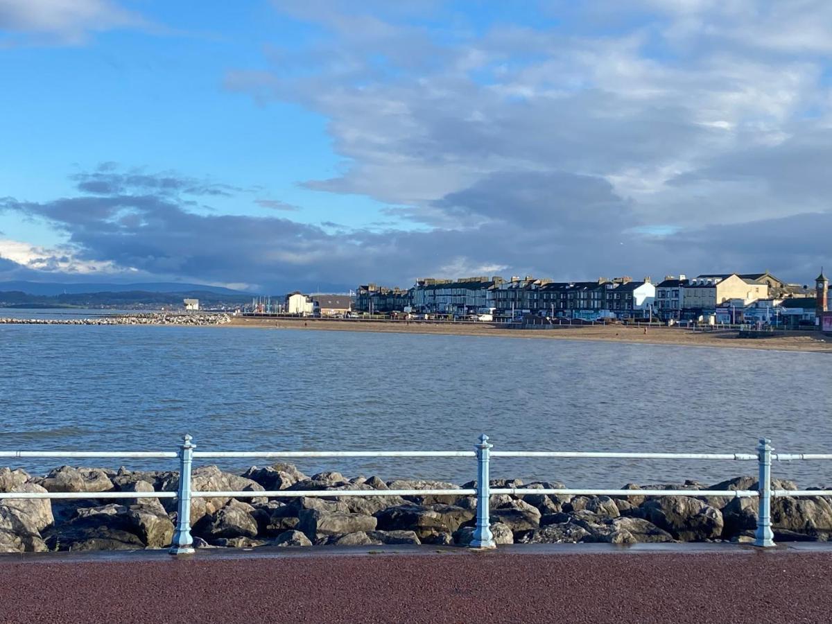 Stylish Apartments Near The Sea Front At Morecambe ヘイシャム エクステリア 写真